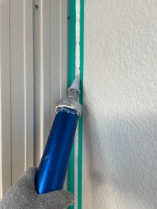 シーリング施工　充填中2